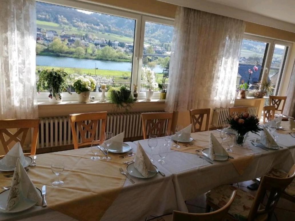 Chateau-De-La-Moselle Kinheim Экстерьер фото